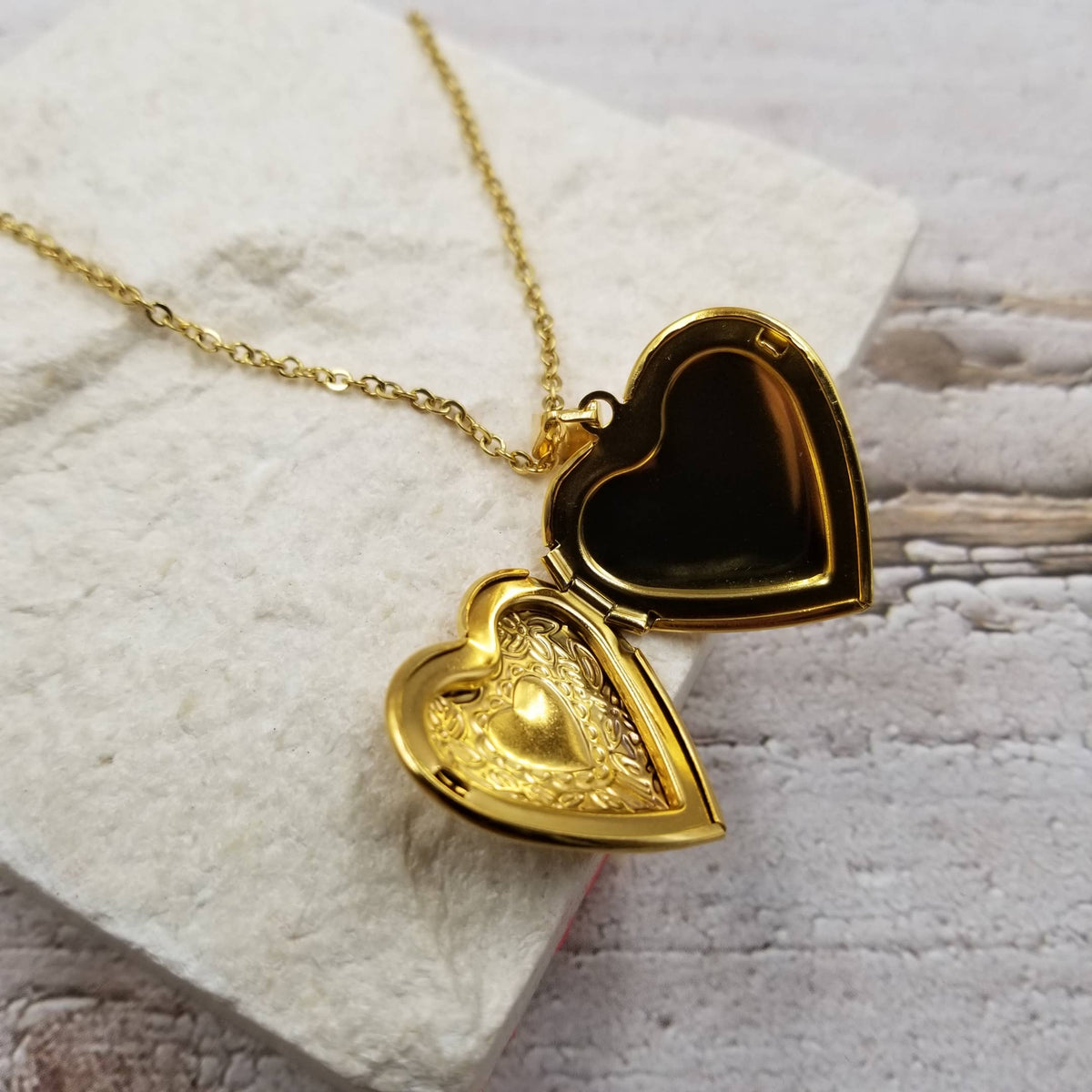 Treasure Wholesale - Open The Heart Photo Necklace