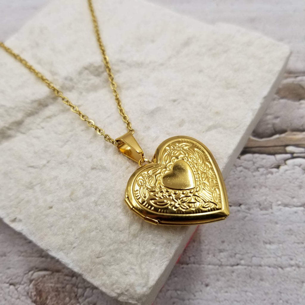 Treasure Wholesale - Open The Heart Photo Necklace