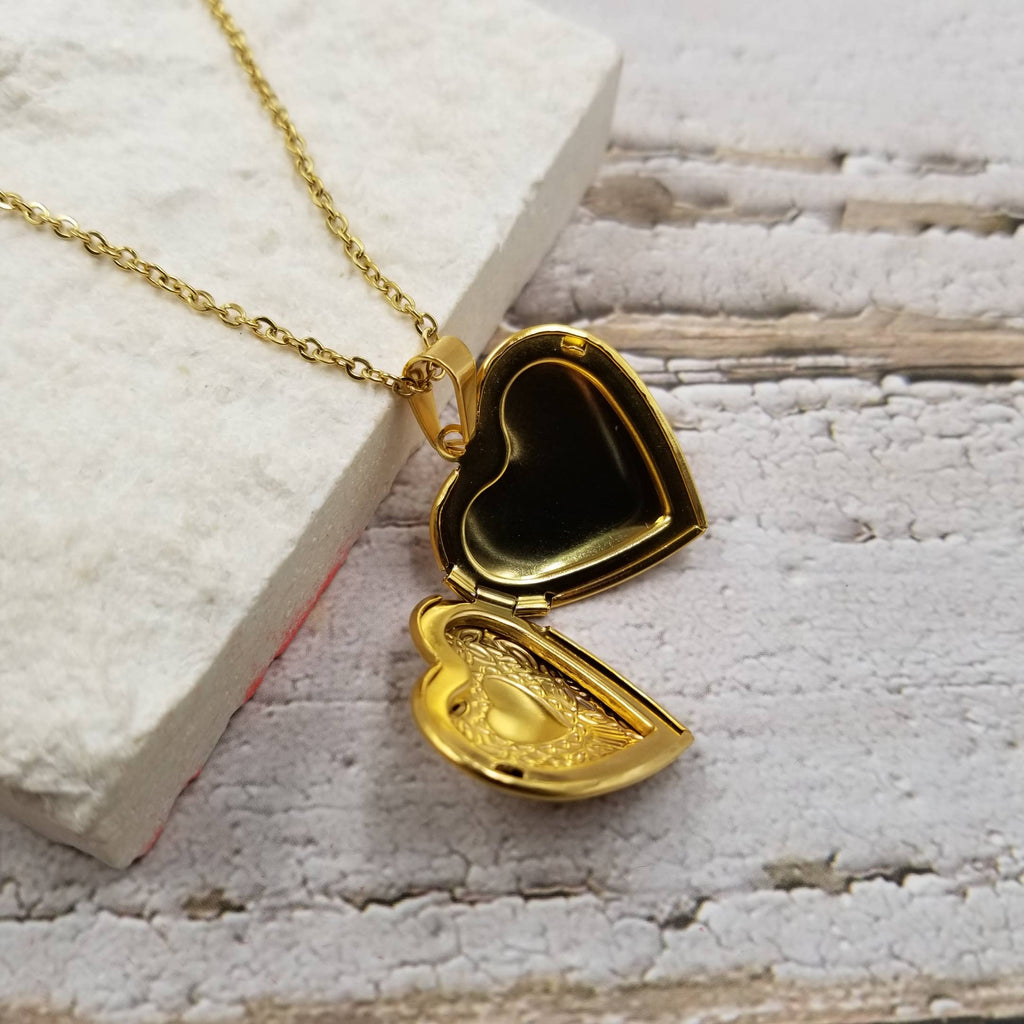 Treasure Wholesale - Open The Heart Photo Necklace